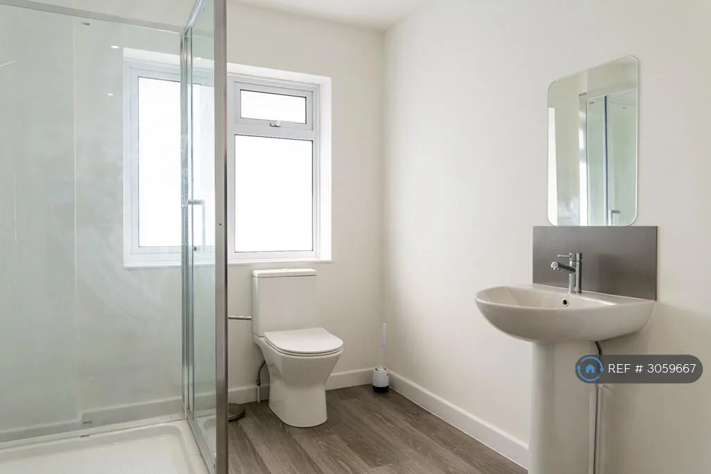 6 bedroom detached house for rent