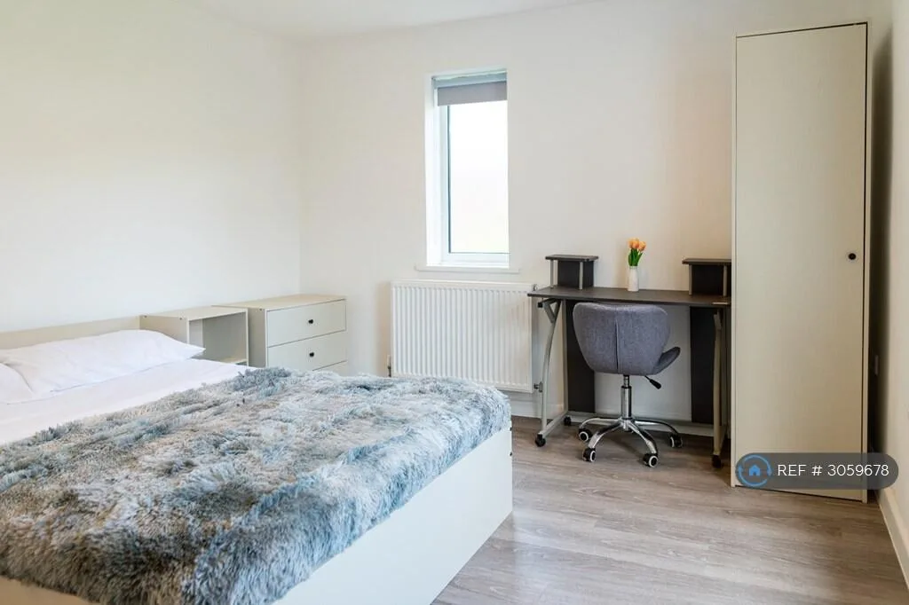 6 bedroom detached house for rent