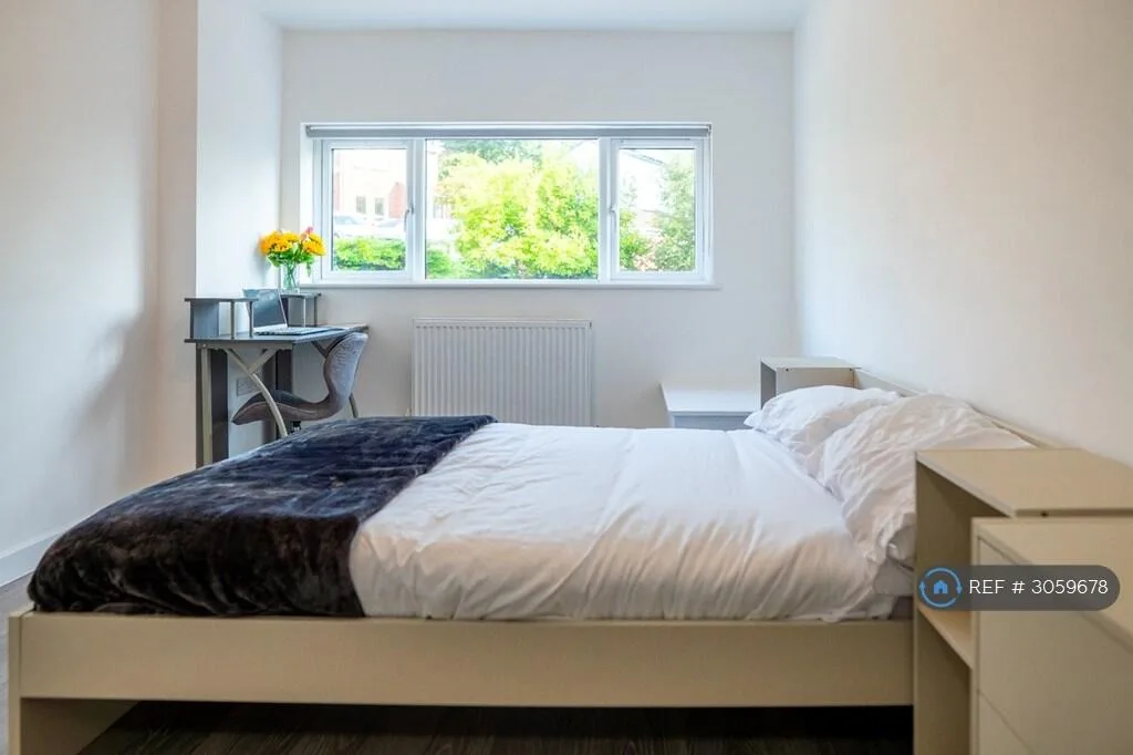 6 bedroom detached house for rent