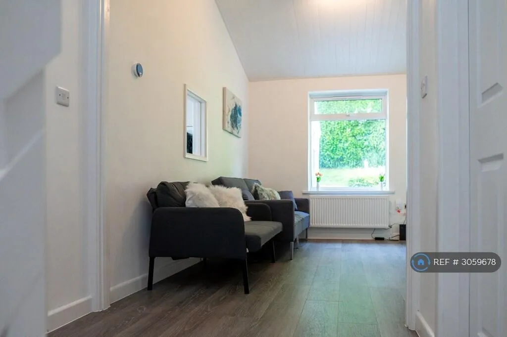 6 bedroom detached house for rent