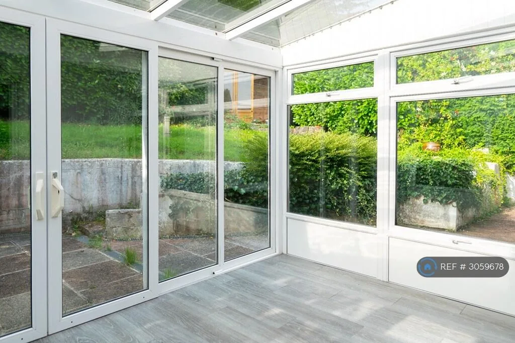 6 bedroom detached house for rent