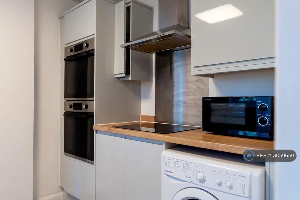 6 bedroom detached house for rent