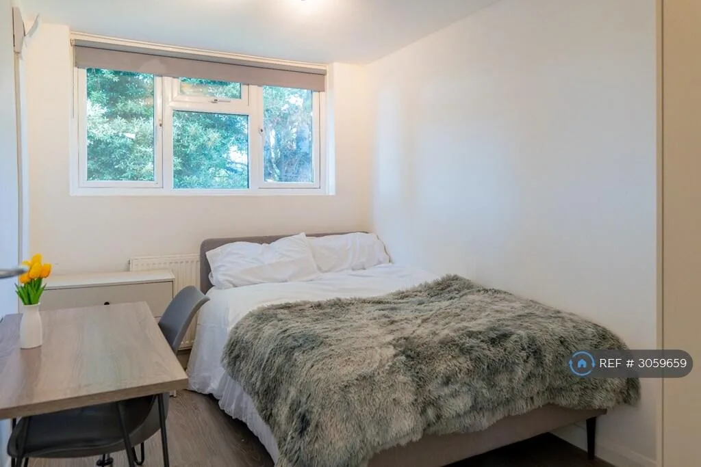 6 bedroom detached house for rent
