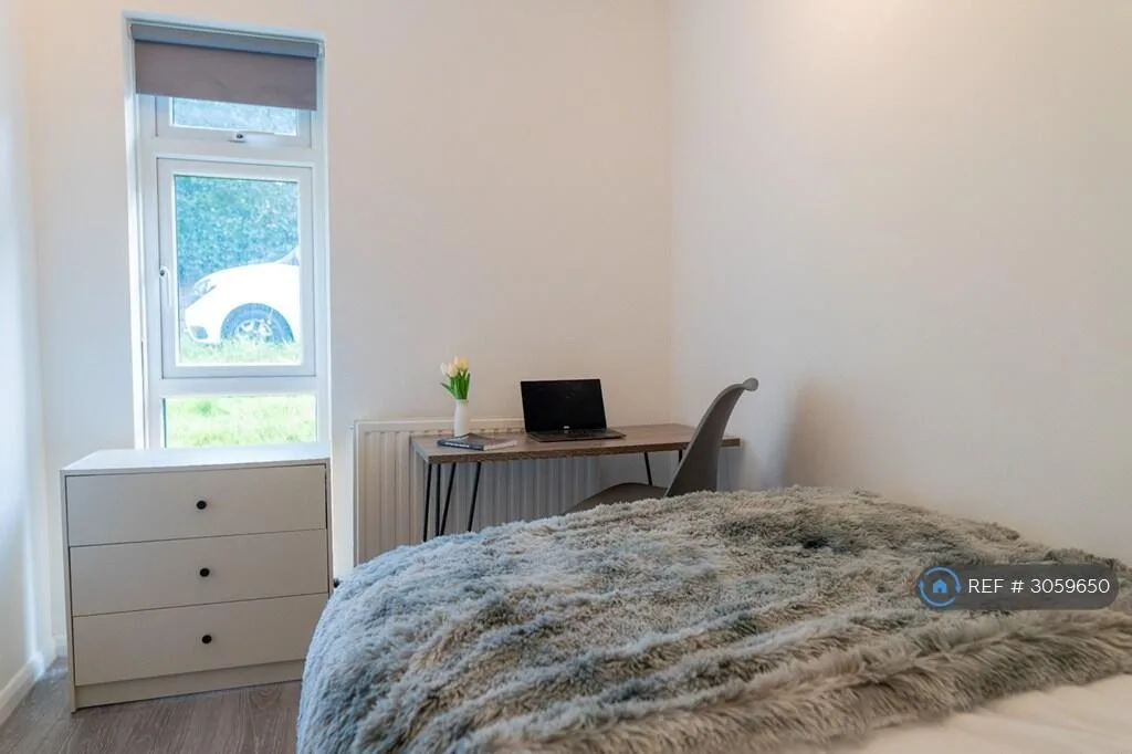 6 bedroom detached house for rent