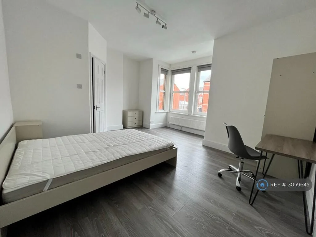 6 bedroom terraced house for rent