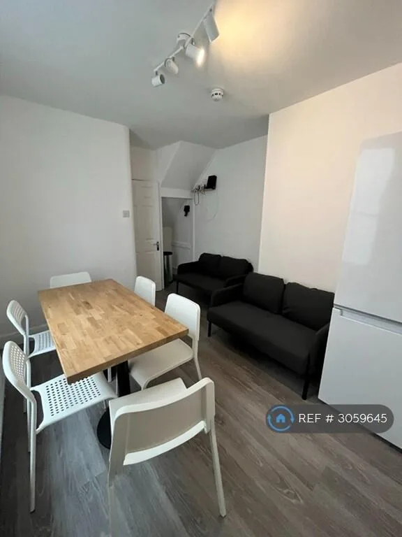 6 bedroom terraced house for rent
