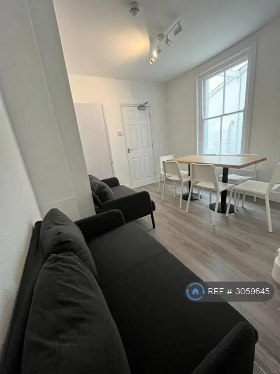 6 bedroom terraced house for rent