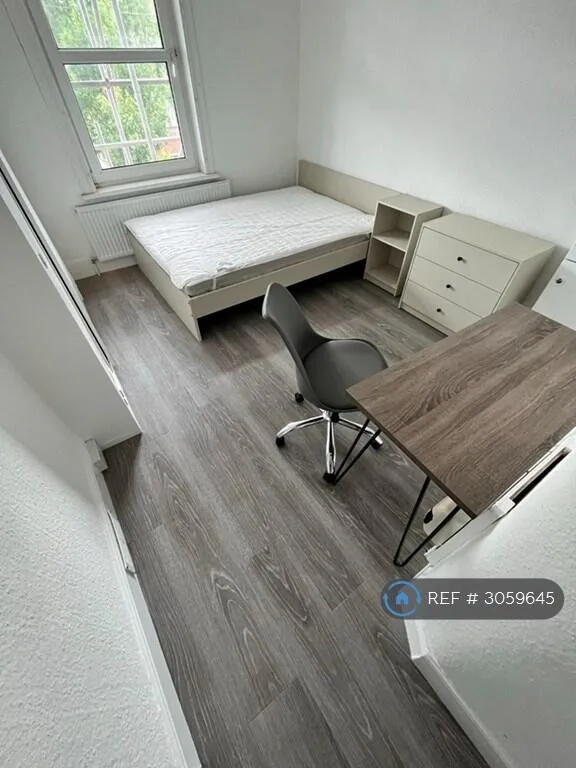 6 bedroom terraced house for rent