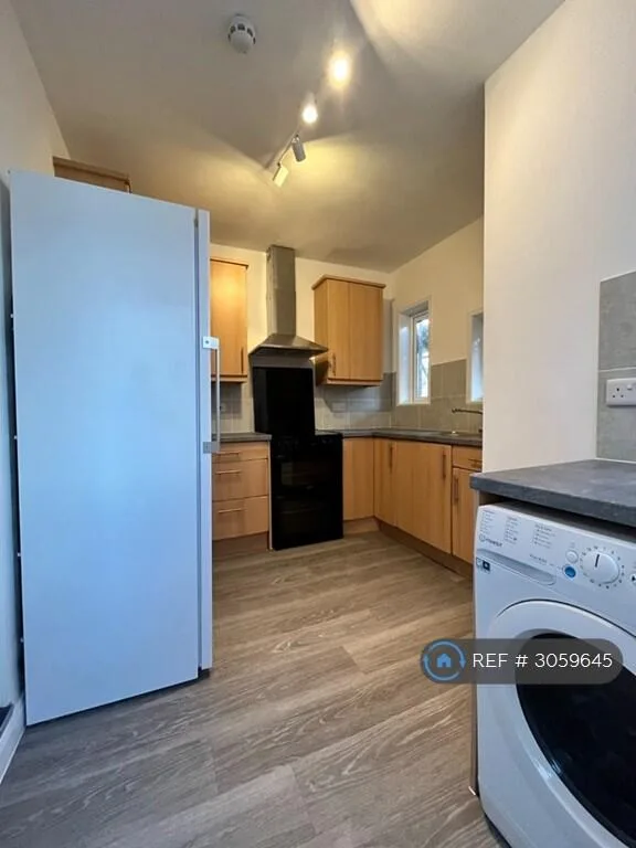 6 bedroom terraced house for rent