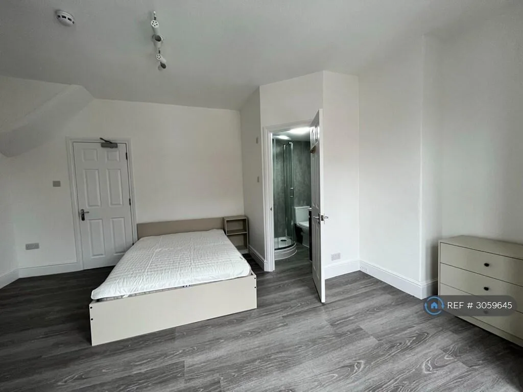 6 bedroom terraced house for rent