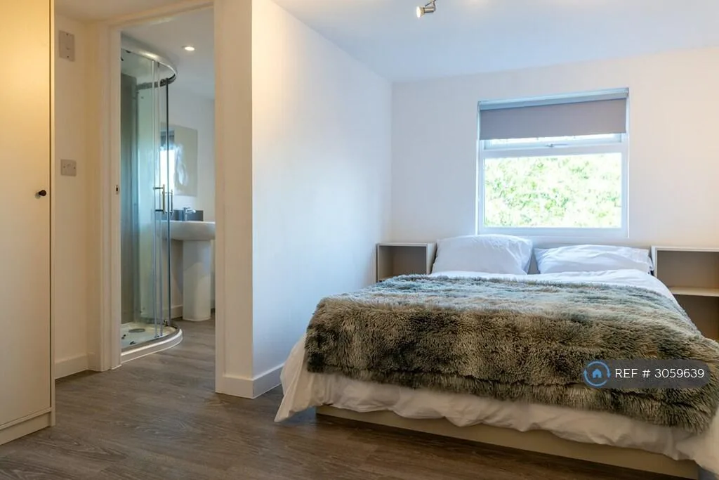 6 bedroom terraced house for rent