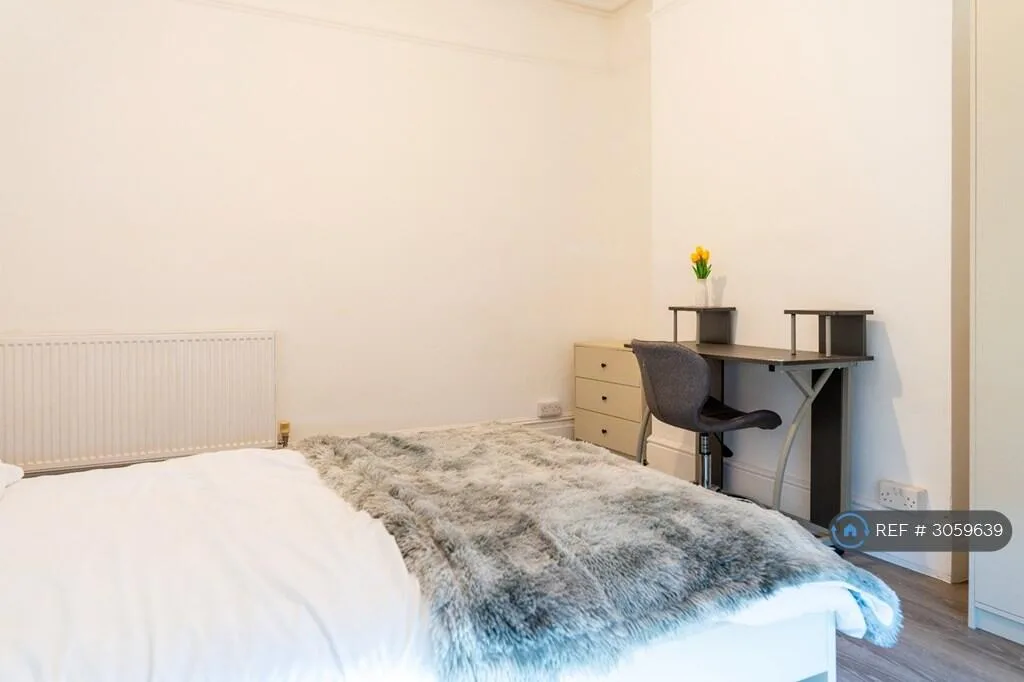 6 bedroom terraced house for rent