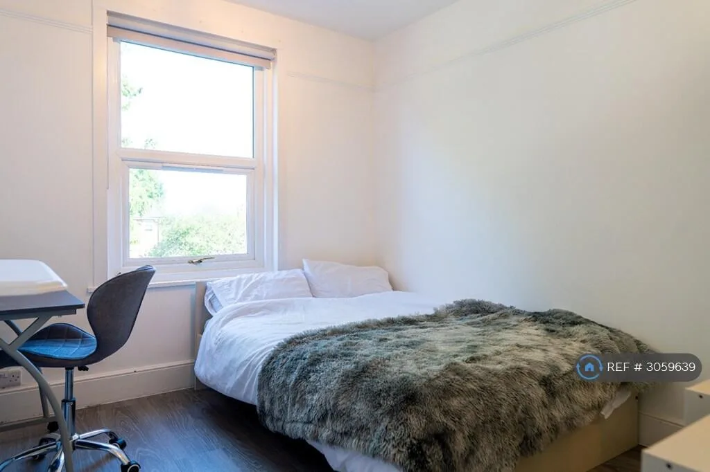 6 bedroom terraced house for rent