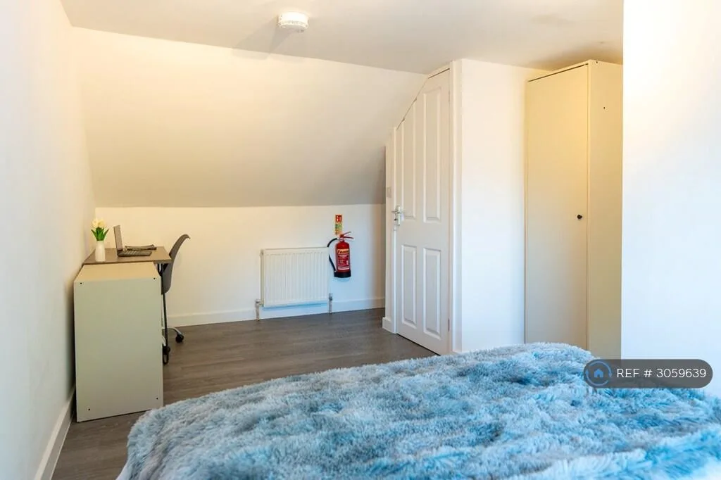 6 bedroom terraced house for rent