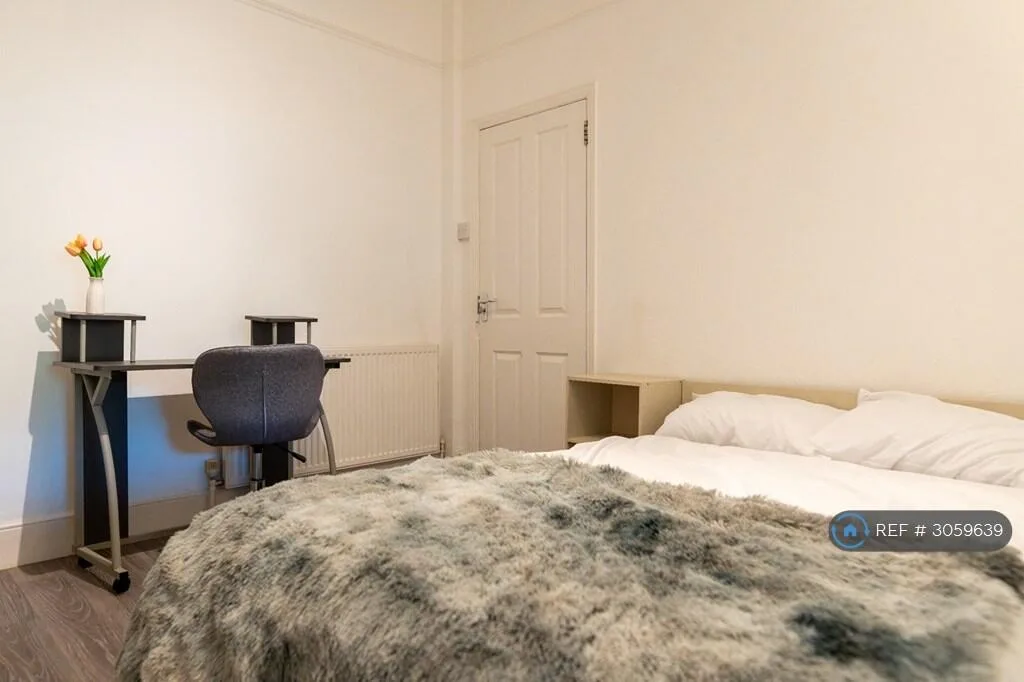 6 bedroom terraced house for rent