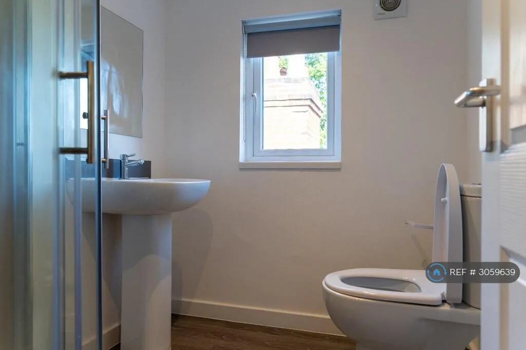 6 bedroom terraced house for rent