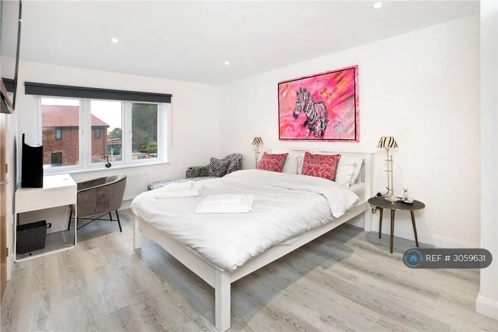 6 bedroom detached house for rent