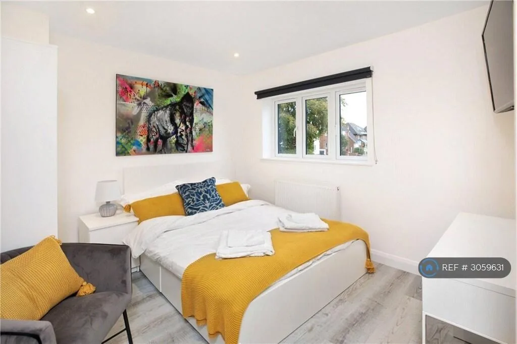 6 bedroom detached house for rent