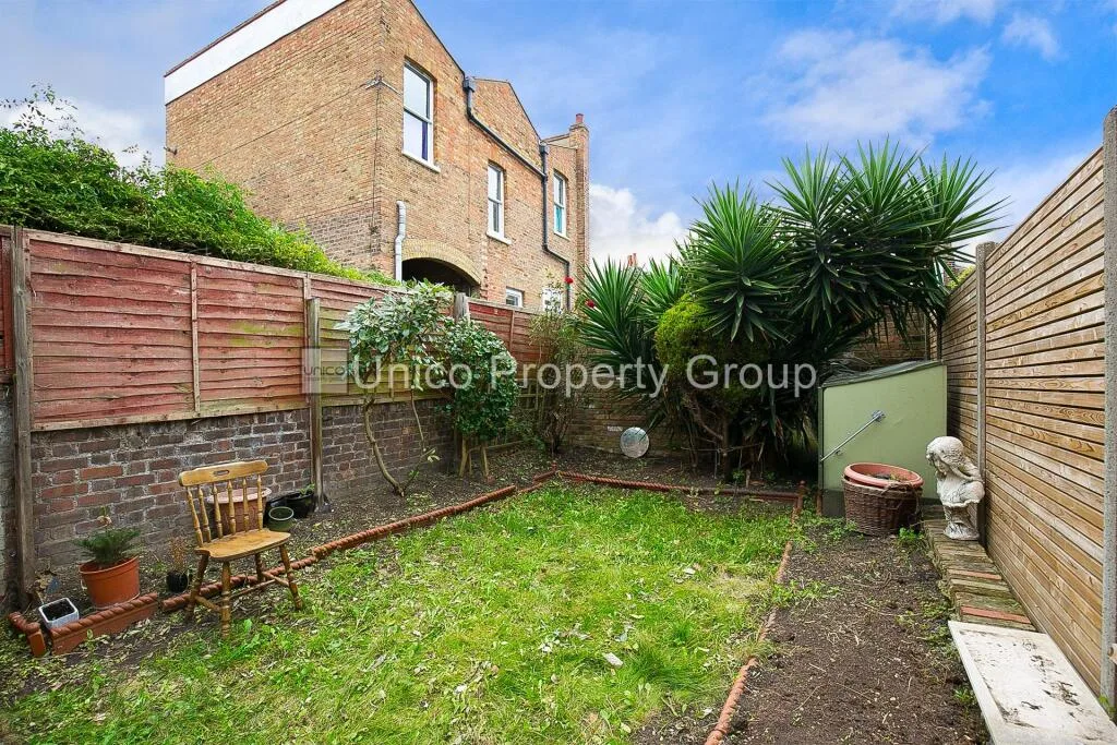 4 bedroom terraced house for rent