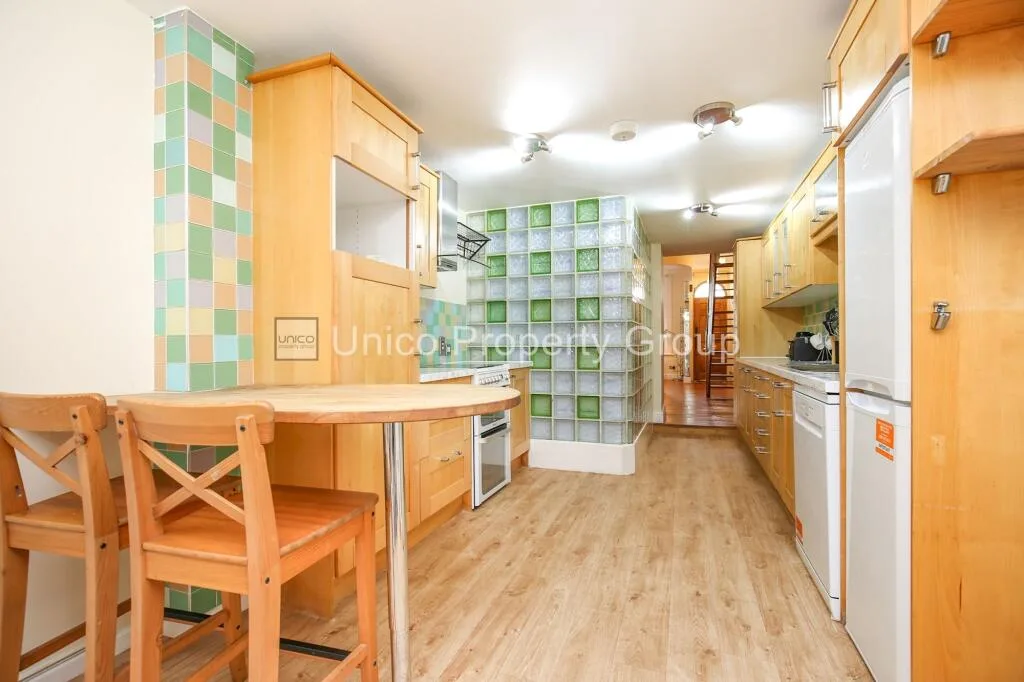4 bedroom terraced house for rent