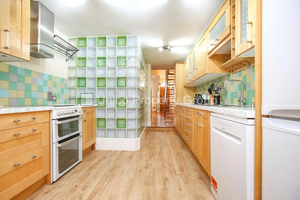 4 bedroom terraced house for rent