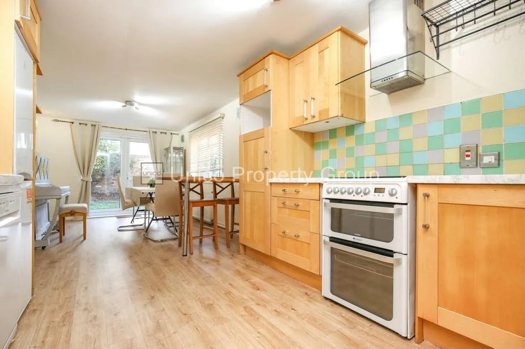 4 bedroom terraced house for rent