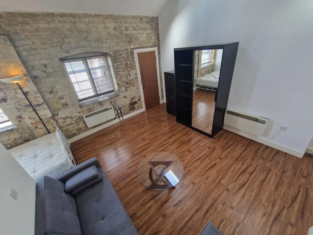 Studio flat for rent