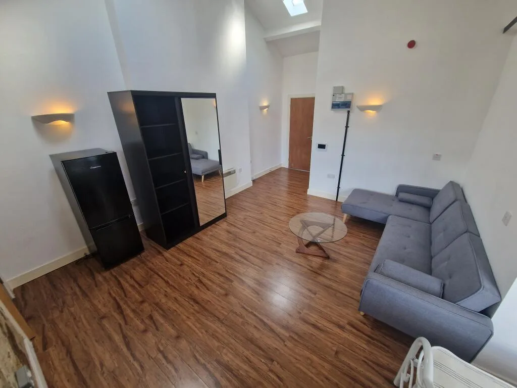 Studio flat for rent