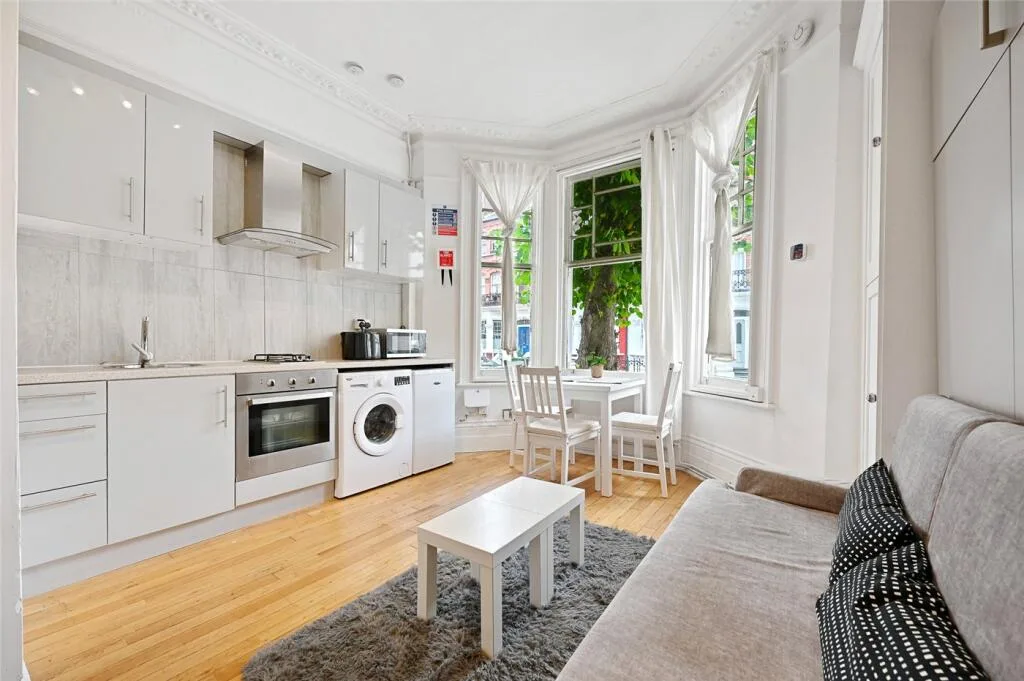 Studio flat for rent
