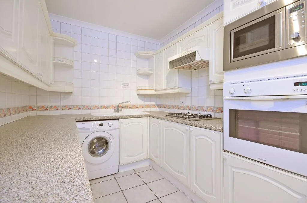 4 bedroom flat for rent