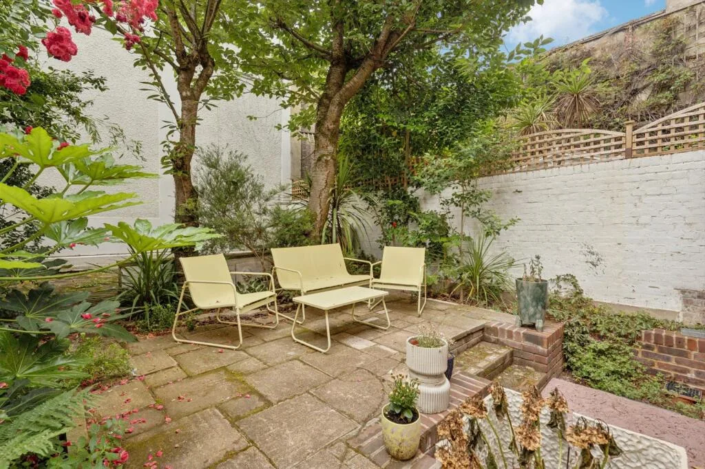 4 bedroom terraced house for rent