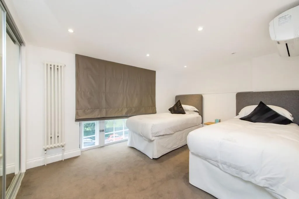 5 bedroom flat for rent