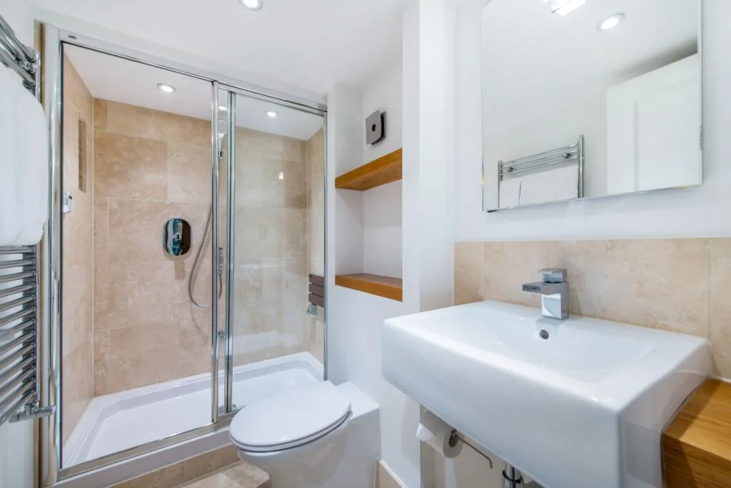 5 bedroom flat for rent