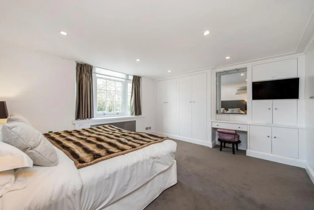 5 bedroom flat for rent