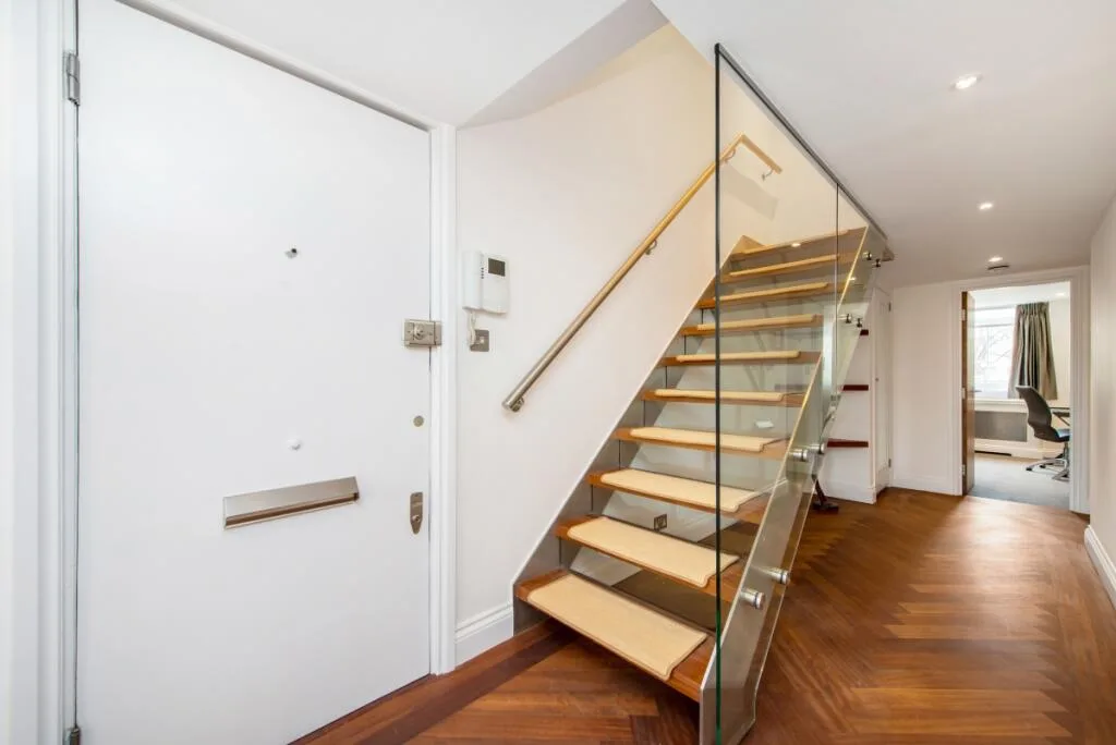 5 bedroom flat for rent