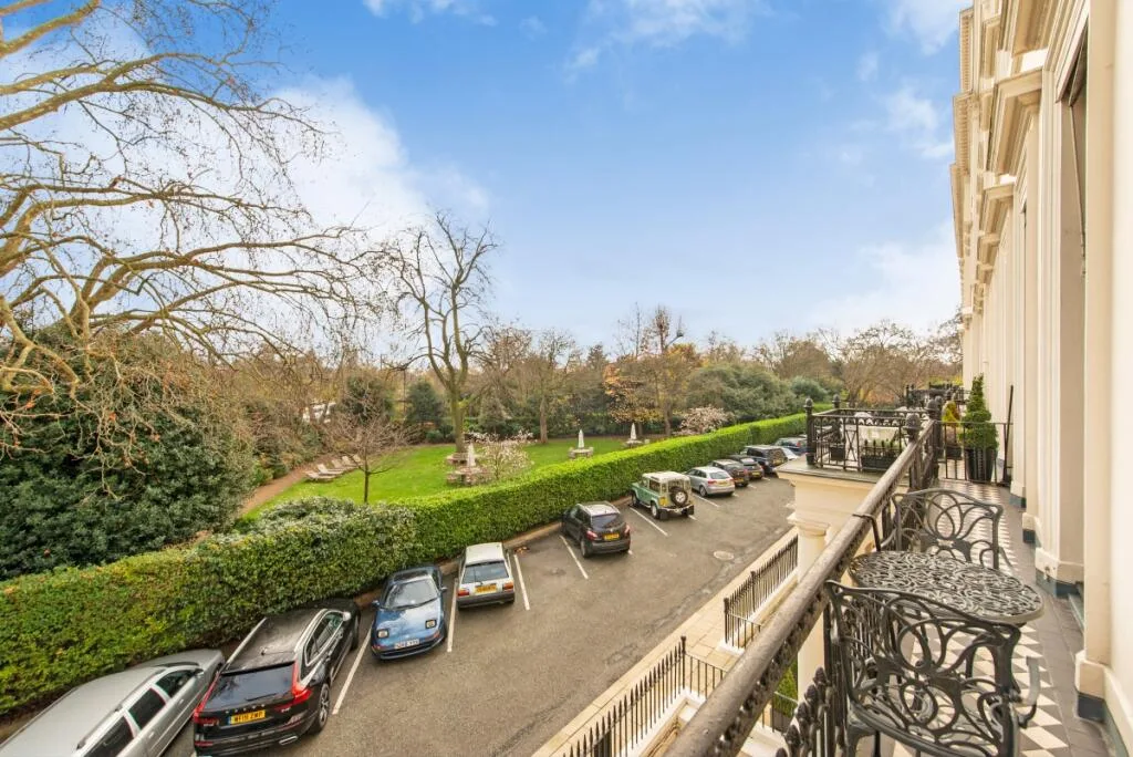 5 bedroom flat for rent