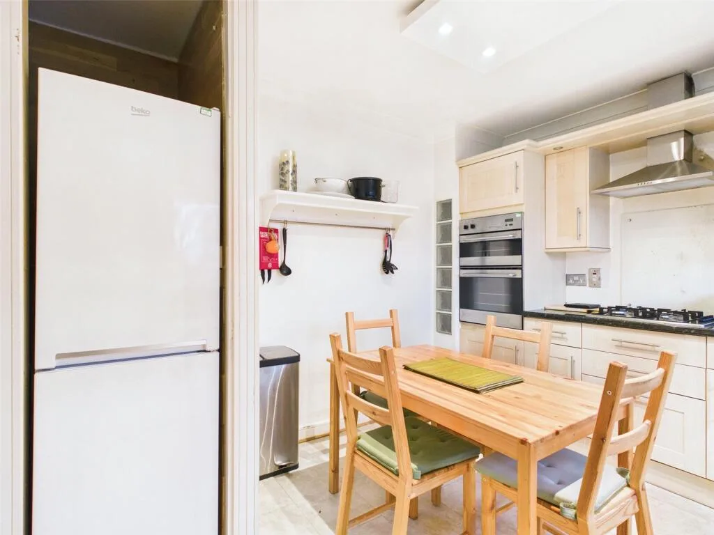 3 bedroom apartment for rent