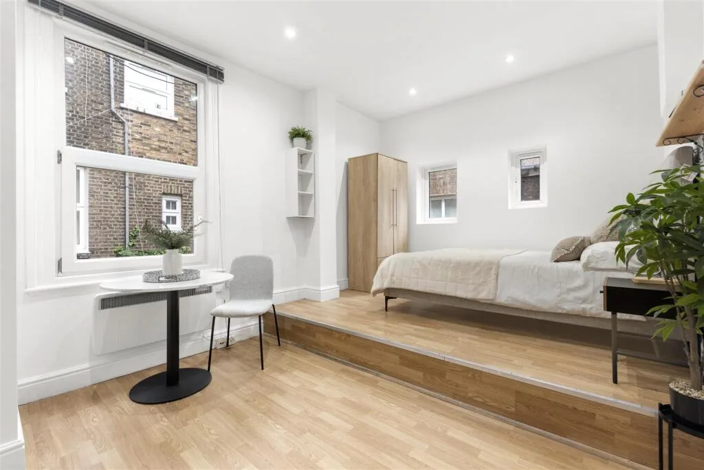 Studio flat for rent