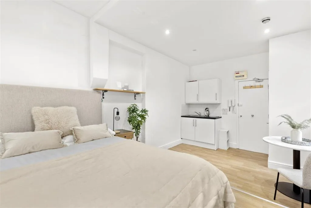 Studio flat for rent