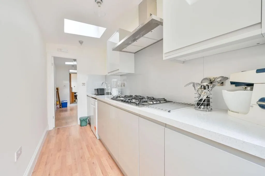 8 bedroom house for rent