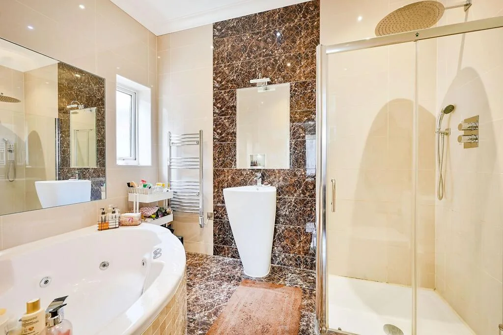 8 bedroom house for rent