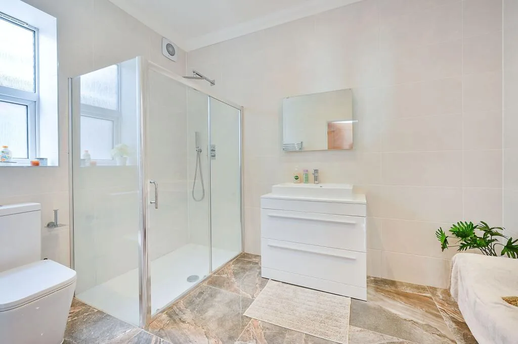 8 bedroom house for rent