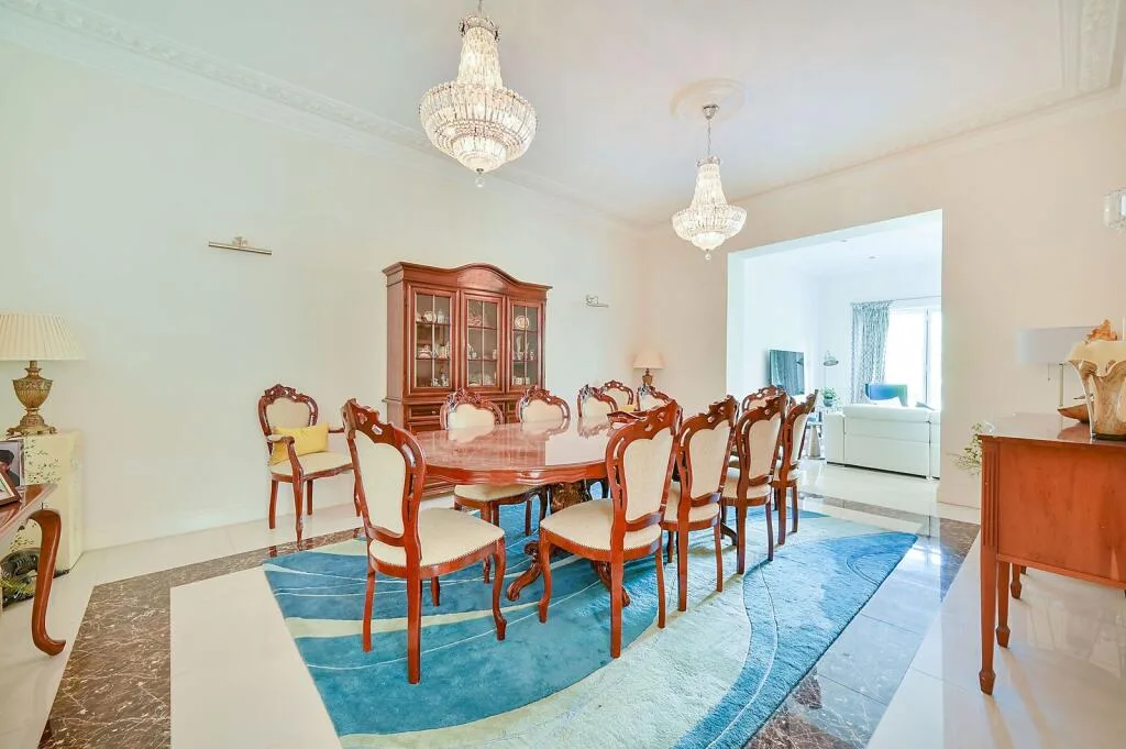 8 bedroom house for rent