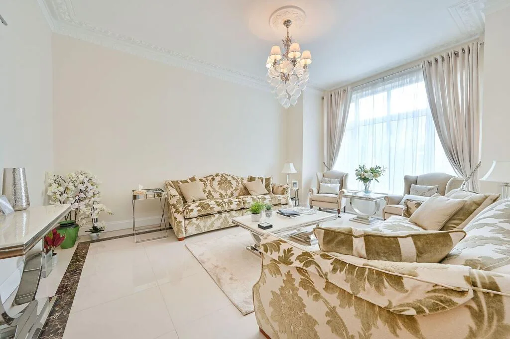 8 bedroom house for rent