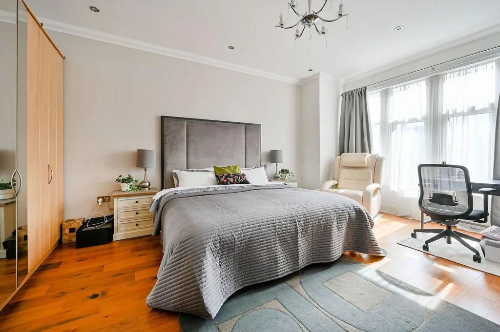 8 bedroom house for rent