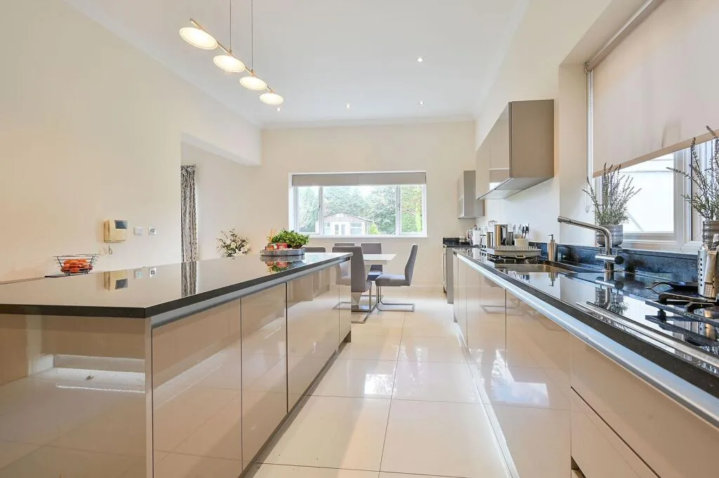 8 bedroom house for rent
