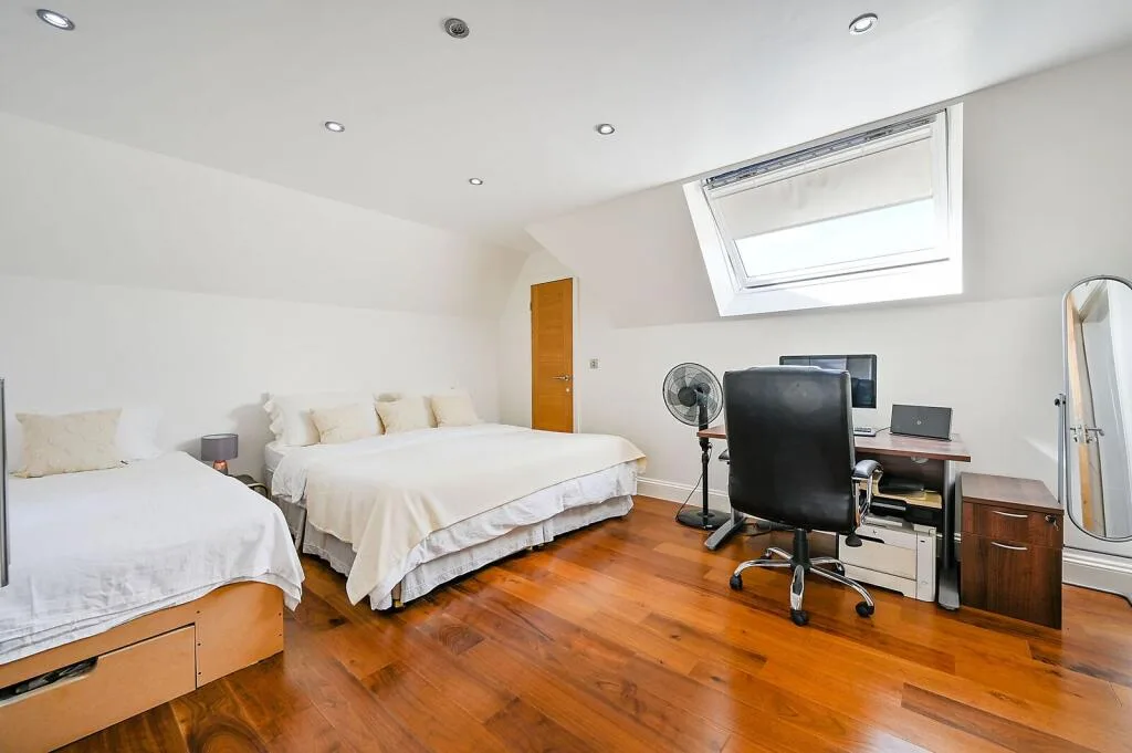 8 bedroom house for rent