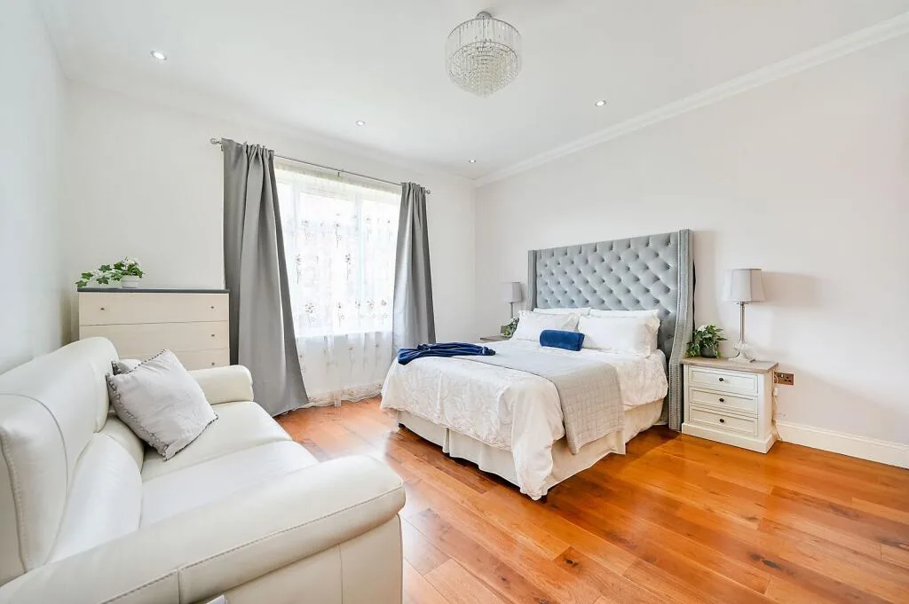 8 bedroom house for rent
