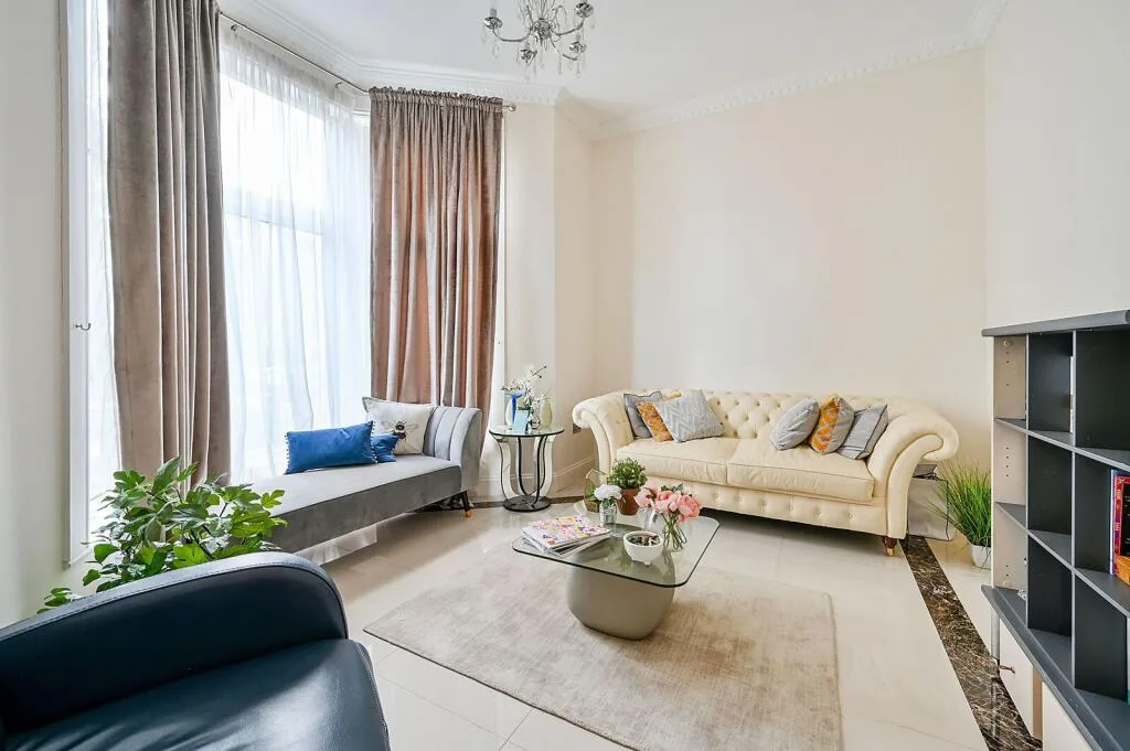 8 bedroom house for rent