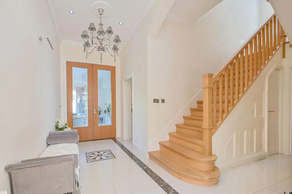 8 bedroom house for rent